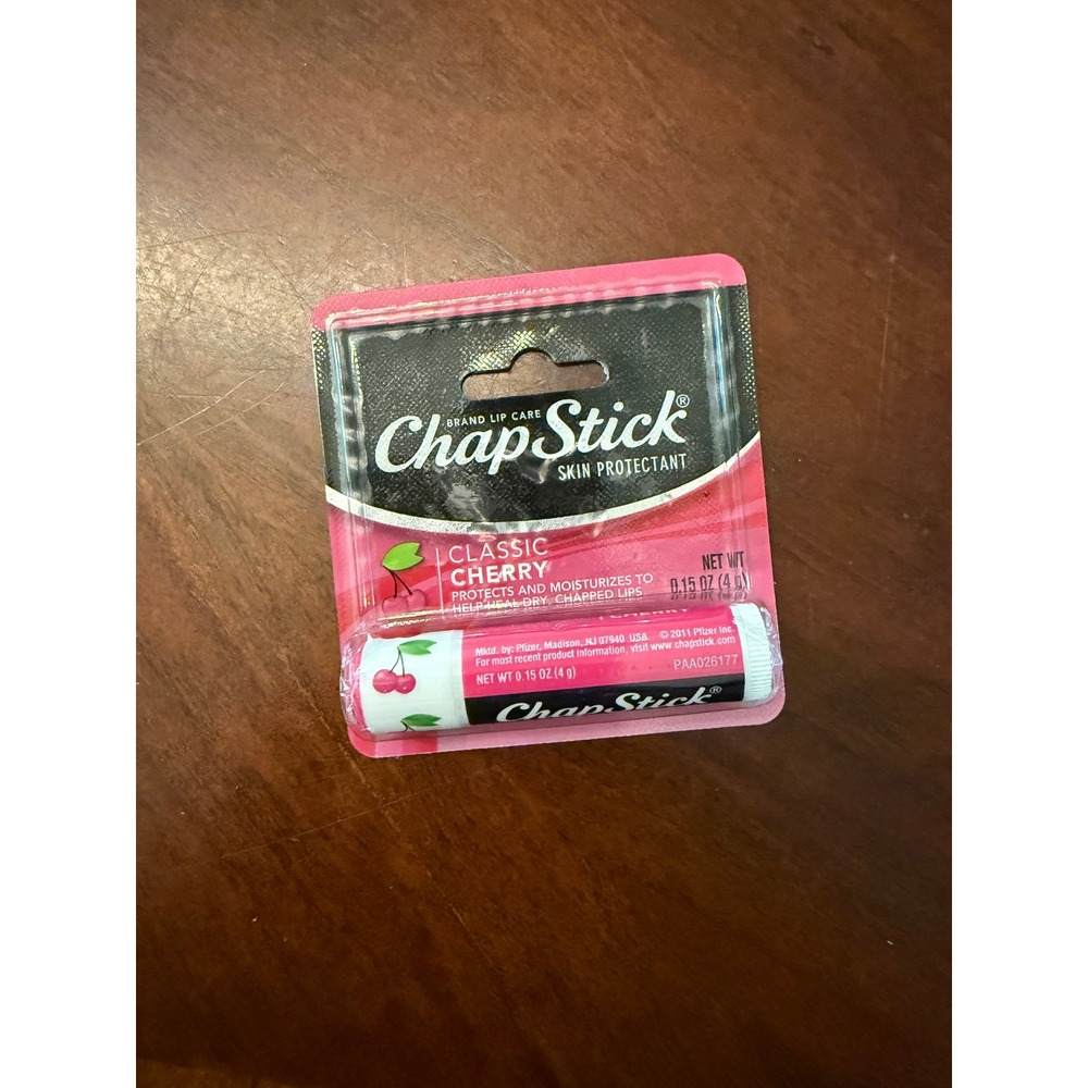ChapStick Classic Cherry Lip Balm Skin Protectant 0.15‎ oz New Sealed